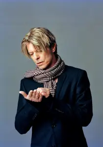 Bowie’s final boxed set celebrates music legend
