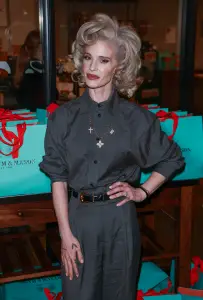 Kelly Osbourne debuts new look in London after dramatic weight loss