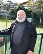 Man, couple who died trying to stop Bondi Beach attackers praised for heroic efforts