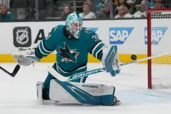 Sharks badly outshoot Los Angeles Kings, but can’t get a save when it matters